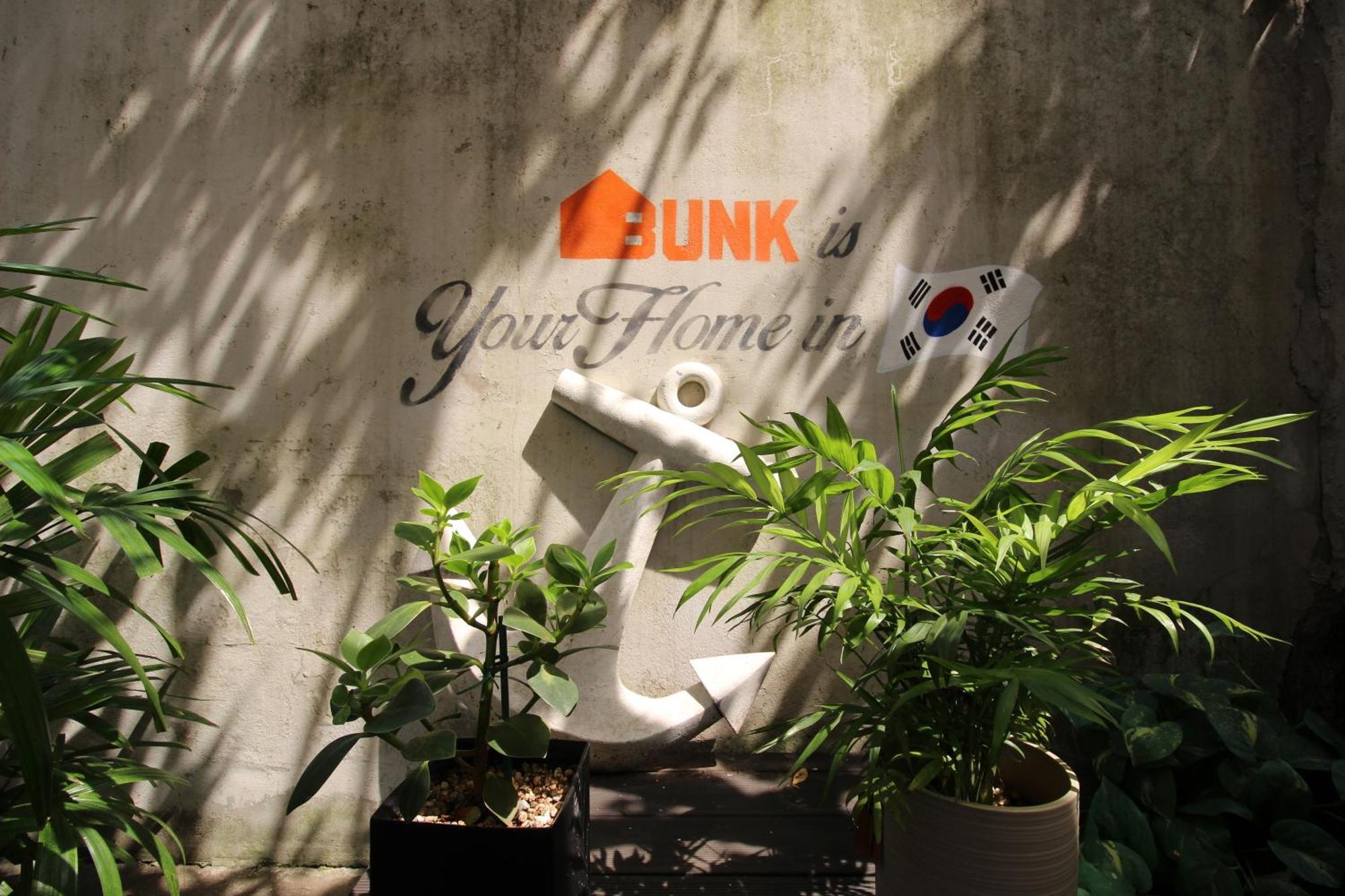 Bunk Guesthouse Hongdae Seoul Exterior foto